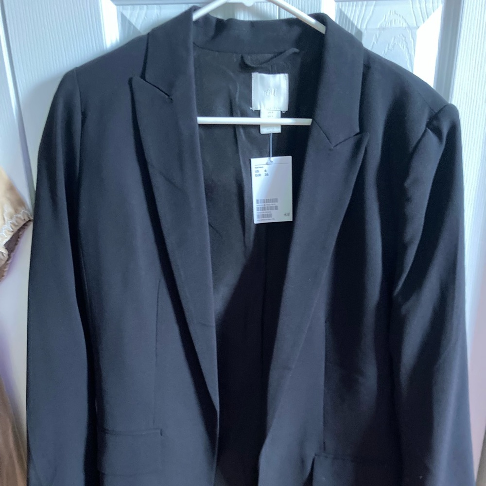 Brand New with Tags Black H & M Blazer size 6